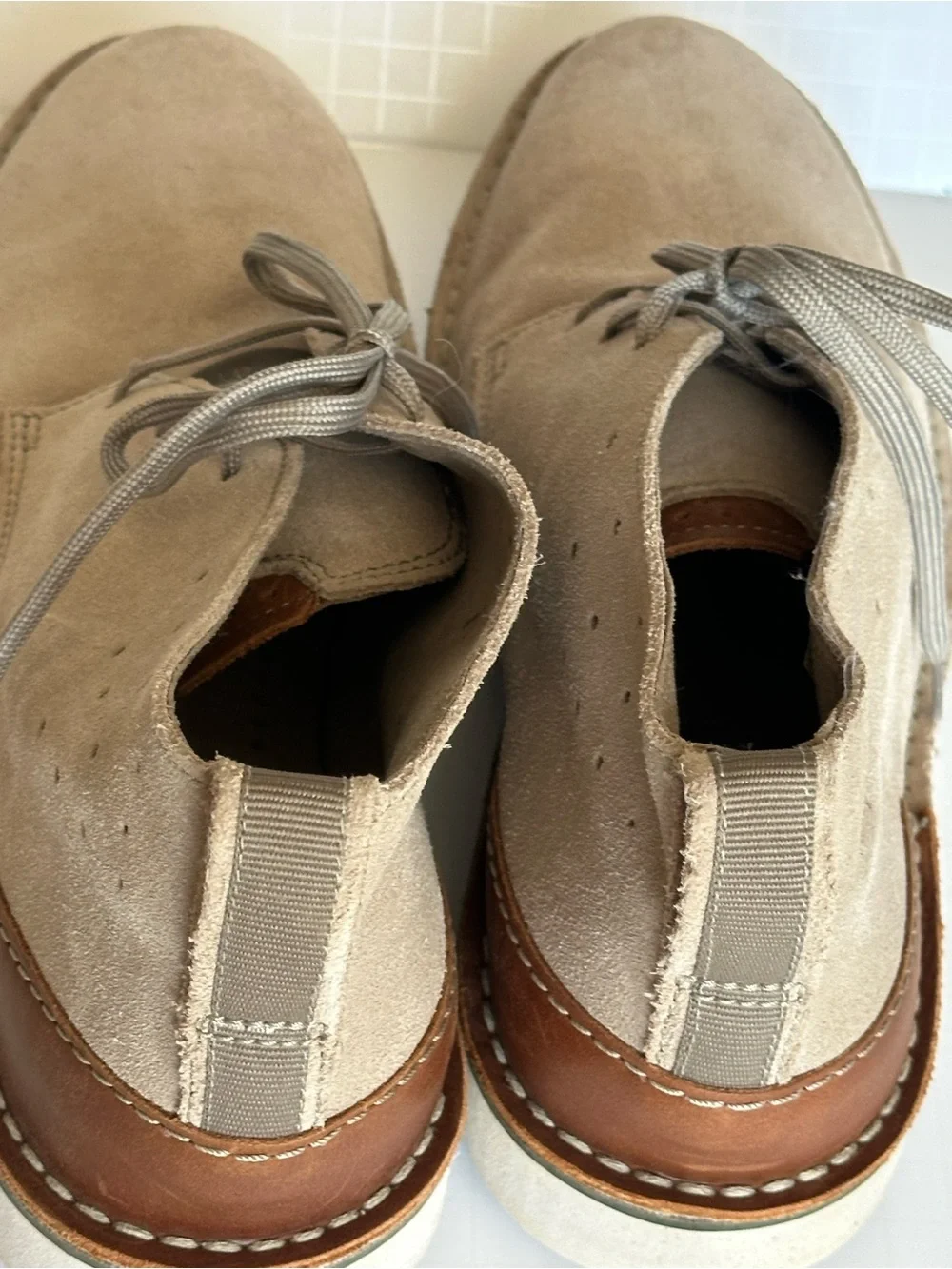 Clarks Shacrelite Mid Men’s 12M Beige Suede Chukka Boots Casual Lace Up Comfort